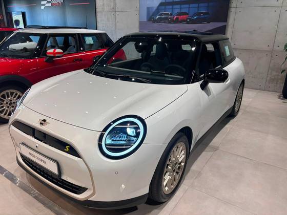 MINI COOPER 49,2 KW ELÉTRICO 2P SE MINI COOPER 49,2 KW ELÉTRICO 2P SE